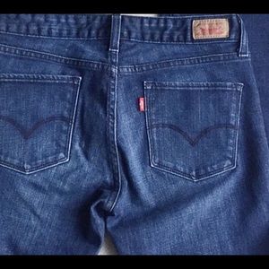 Levi’s, Dark blue 553 Mid rise Boot, size 2